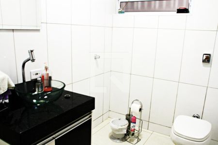 Casa para alugar com 250m², 4 quartos e 2 vagasBanheiro 2