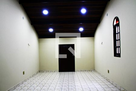 Casa para alugar com 250m², 4 quartos e 2 vagasSotão