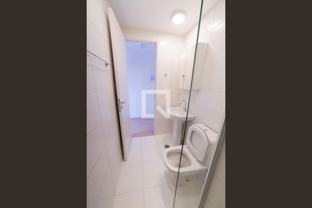 Banheiro de kitnet/studio para alugar com 1 quarto, 27m² em Vila Buarque, São Paulo