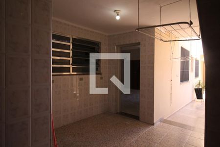 Casa para alugar com 200m², 2 quartos e 1 vagaÁrea de serviço
