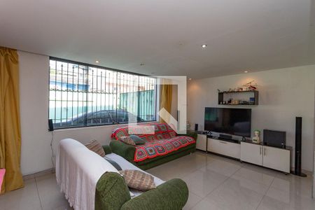 Sala  de casa à venda com 3 quartos, 258m² em Taboão, Diadema