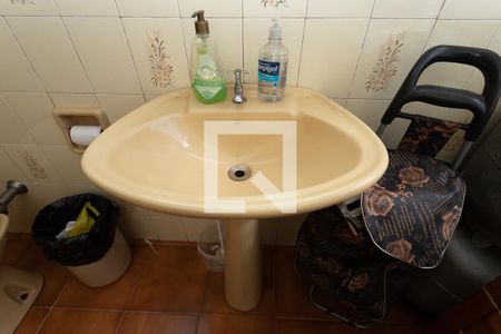 Lavabo  de casa à venda com 3 quartos, 258m² em Taboão, Diadema