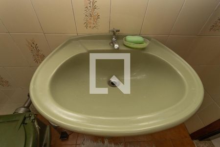 Casa à venda com 258m², 3 quartos e 4 vagasBanheiro da suíte 