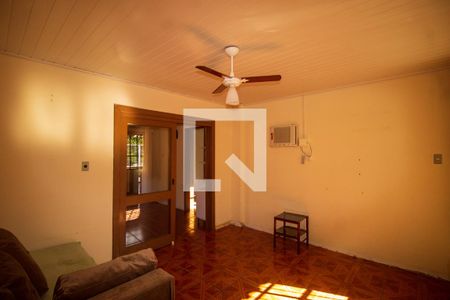 Sala de casa à venda com 6 quartos, 185m² em Vila Nova, Porto Alegre
