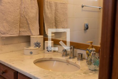 Apartamento à venda com 98m², 2 quartos e 1 vagaDetalhe do Banheiro da Suite