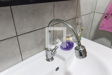 Casa à venda com 170m², 3 quartos e 2 vagasBanheiro - Torneira