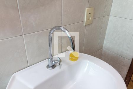 Casa à venda com 170m², 3 quartos e 2 vagasBanheiro - Torneira