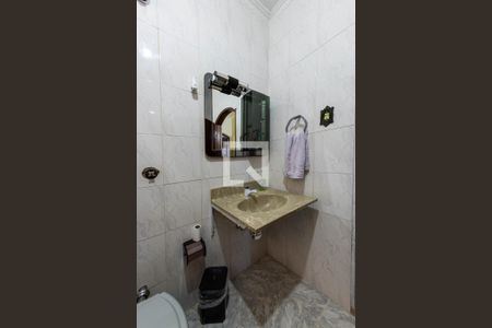 Casa à venda com 148m², 3 quartos e 3 vagasBanheiro 