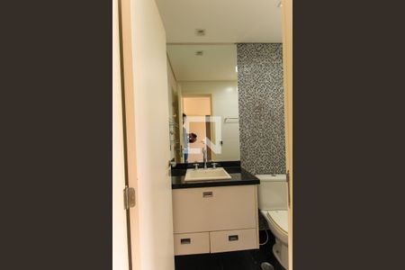 Apartamento para alugar com 118m², 2 quartos e 3 vagas Apartamento para alugar com 118m², 2 quartos e 3 vagasBanheiro da Suíte 1