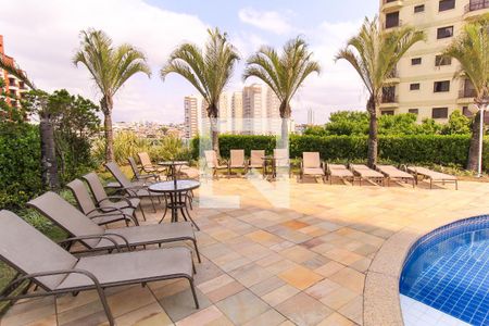 Apartamento para alugar com 118m², 2 quartos e 3 vagas Apartamento para alugar com 118m², 2 quartos e 3 vagasÁrea comum - Piscina