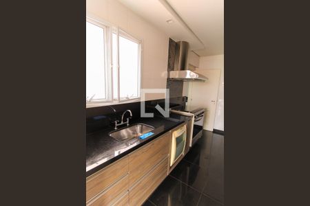 Apartamento para alugar com 118m², 2 quartos e 3 vagas Apartamento para alugar com 118m², 2 quartos e 3 vagasCozinha