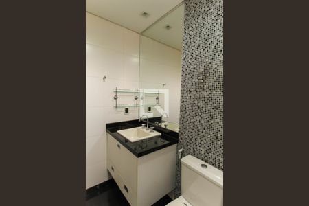 Apartamento para alugar com 118m², 2 quartos e 3 vagas Apartamento para alugar com 118m², 2 quartos e 3 vagasBanheiro da Suíte 1