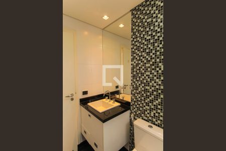 Apartamento para alugar com 118m², 2 quartos e 3 vagas Apartamento para alugar com 118m², 2 quartos e 3 vagasBanheiro da Suíte 2