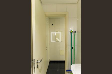 Apartamento para alugar com 118m², 2 quartos e 3 vagas Apartamento para alugar com 118m², 2 quartos e 3 vagasBanheiro de Serviço