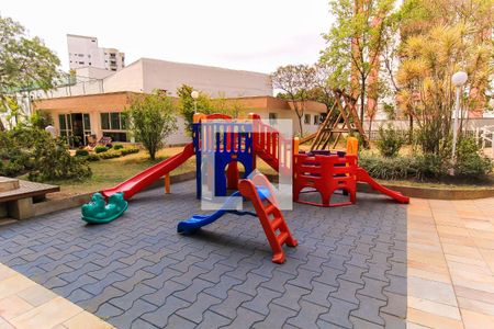Apartamento para alugar com 118m², 2 quartos e 3 vagas Apartamento para alugar com 118m², 2 quartos e 3 vagasÁrea Comum - Playground