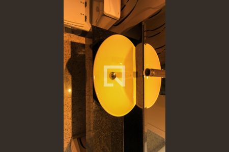 Apartamento para alugar com 118m², 2 quartos e 3 vagas Apartamento para alugar com 118m², 2 quartos e 3 vagasBanheiro