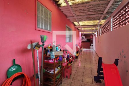 Casa à venda com 120m², 2 quartos e 2 vagasQuintal