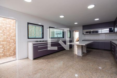 Casa à venda com 304m², 4 quartos e 6 vagasCozinha