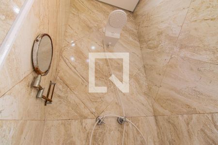 Casa à venda com 304m², 4 quartos e 6 vagasBanheiro da Suíte 1