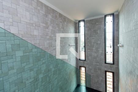 Casa à venda com 304m², 4 quartos e 6 vagasEscadas 