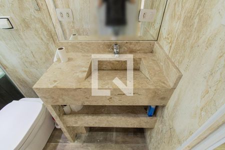 Casa à venda com 304m², 4 quartos e 6 vagasBanheiro da Suíte 1