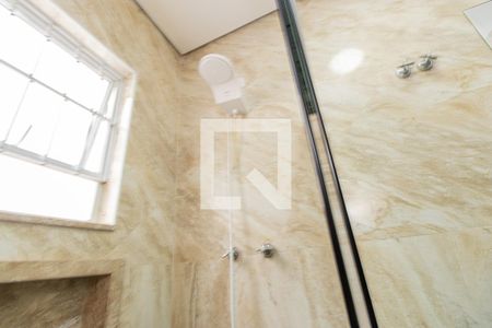 Casa à venda com 304m², 4 quartos e 6 vagasBanheiro da Suíte 4