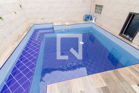 Casa à venda com 304m², 4 quartos e 6 vagasÁrea comum - Piscina