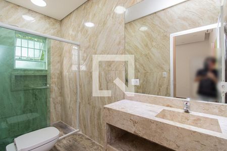 Casa à venda com 304m², 4 quartos e 6 vagasBanheiro da Suíte 2