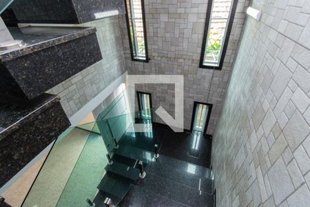 Casa à venda com 304m², 4 quartos e 6 vagasEscadas 