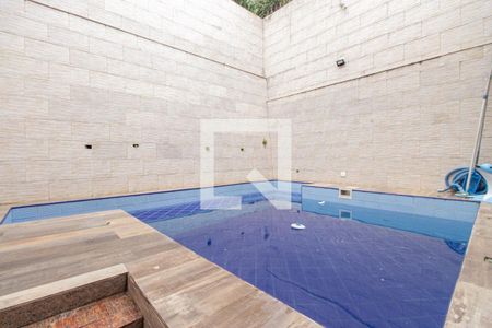 Casa à venda com 304m², 4 quartos e 6 vagasÁrea comum - Piscina
