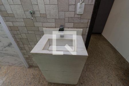 Casa à venda com 304m², 4 quartos e 6 vagasLavabo