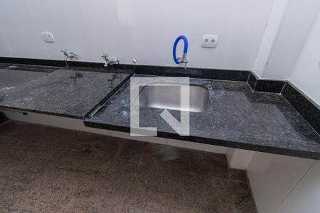 Casa à venda com 304m², 4 quartos e 6 vagasChurrasqueira e área de serviço