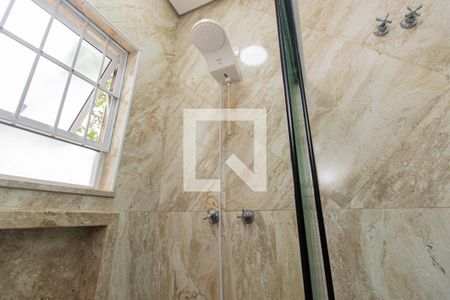 Casa à venda com 304m², 4 quartos e 6 vagasBanheiro da Suíte 3