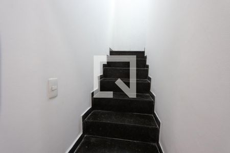 Escada de casa para alugar com 4 quartos, 150m² em Vila Bela, São Paulo