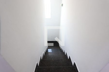 Escada de casa para alugar com 4 quartos, 150m² em Vila Bela, São Paulo