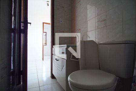 banheiro  de apartamento à venda com 1 quarto, 45m² em Sarandi, Porto Alegre
