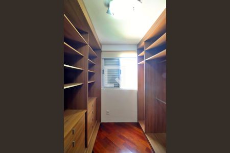 Apartamento à venda com 72m², 3 quartos e 1 vagaCloset