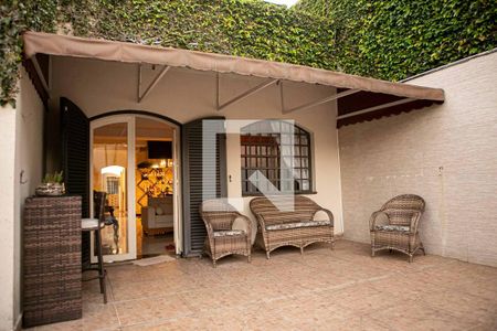 Casa à venda com 500m², 3 quartos e 4 vagas Casa à venda com 500m², 3 quartos e 4 vagasÁrea Externa