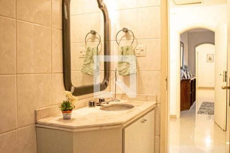 Casa à venda com 500m², 3 quartos e 4 vagas Casa à venda com 500m², 3 quartos e 4 vagasBanheiro do Hall