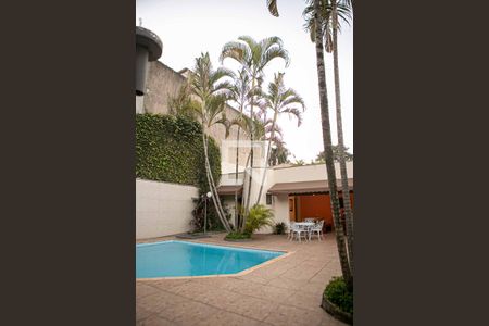 Casa à venda com 500m², 3 quartos e 4 vagas Casa à venda com 500m², 3 quartos e 4 vagasÁrea Externa com Piscina