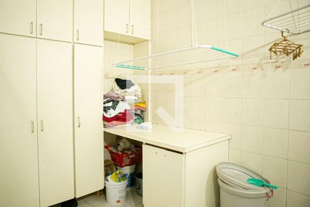 Casa à venda com 500m², 3 quartos e 4 vagas Casa à venda com 500m², 3 quartos e 4 vagasLavanderia