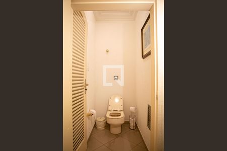 Casa à venda com 500m², 3 quartos e 4 vagas Casa à venda com 500m², 3 quartos e 4 vagasLavabo do Corredor