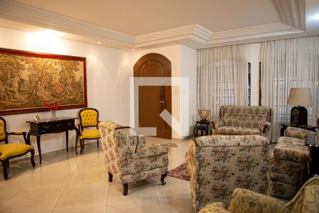 Sala de Estar de casa à venda com 3 quartos, 500m² em Saúde, São Paulo