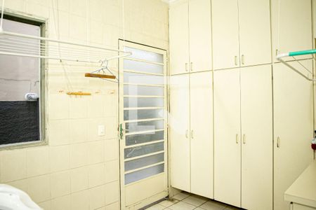 Casa à venda com 500m², 3 quartos e 4 vagas Casa à venda com 500m², 3 quartos e 4 vagasLavanderia