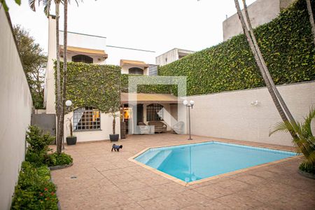 Casa à venda com 500m², 3 quartos e 4 vagas Casa à venda com 500m², 3 quartos e 4 vagasÁrea Externa com Piscina