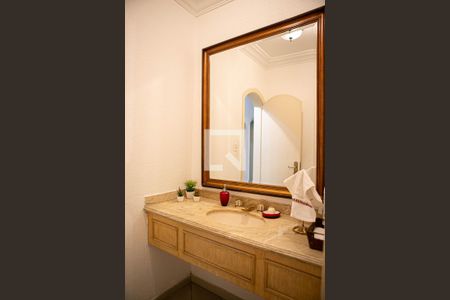 Lavabo do Corredor de casa à venda com 3 quartos, 500m² em Saúde, São Paulo