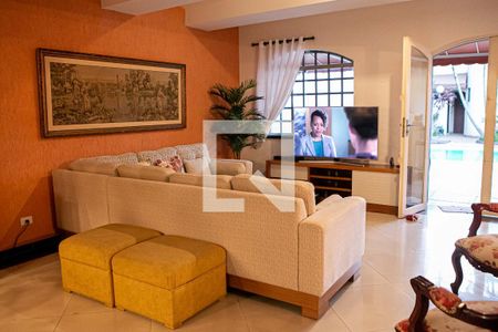 Sala de TV de casa à venda com 3 quartos, 500m² em Saúde, São Paulo