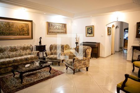 Sala de Estar de casa à venda com 3 quartos, 500m² em Saúde, São Paulo