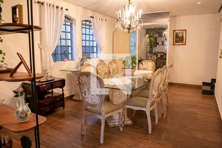 Casa à venda com 500m², 3 quartos e 4 vagas Casa à venda com 500m², 3 quartos e 4 vagasSala de Jantar