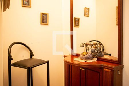 Casa à venda com 500m², 3 quartos e 4 vagas Casa à venda com 500m², 3 quartos e 4 vagasCentral Telefônica